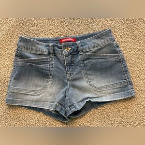 Unionbay Delaney stretch midi shorts